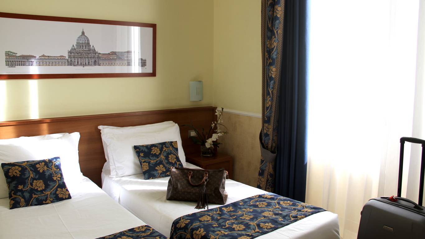 IMG-2730mod--hotel-windrose-roma IMG-2730mod--hotel-windrose-roma