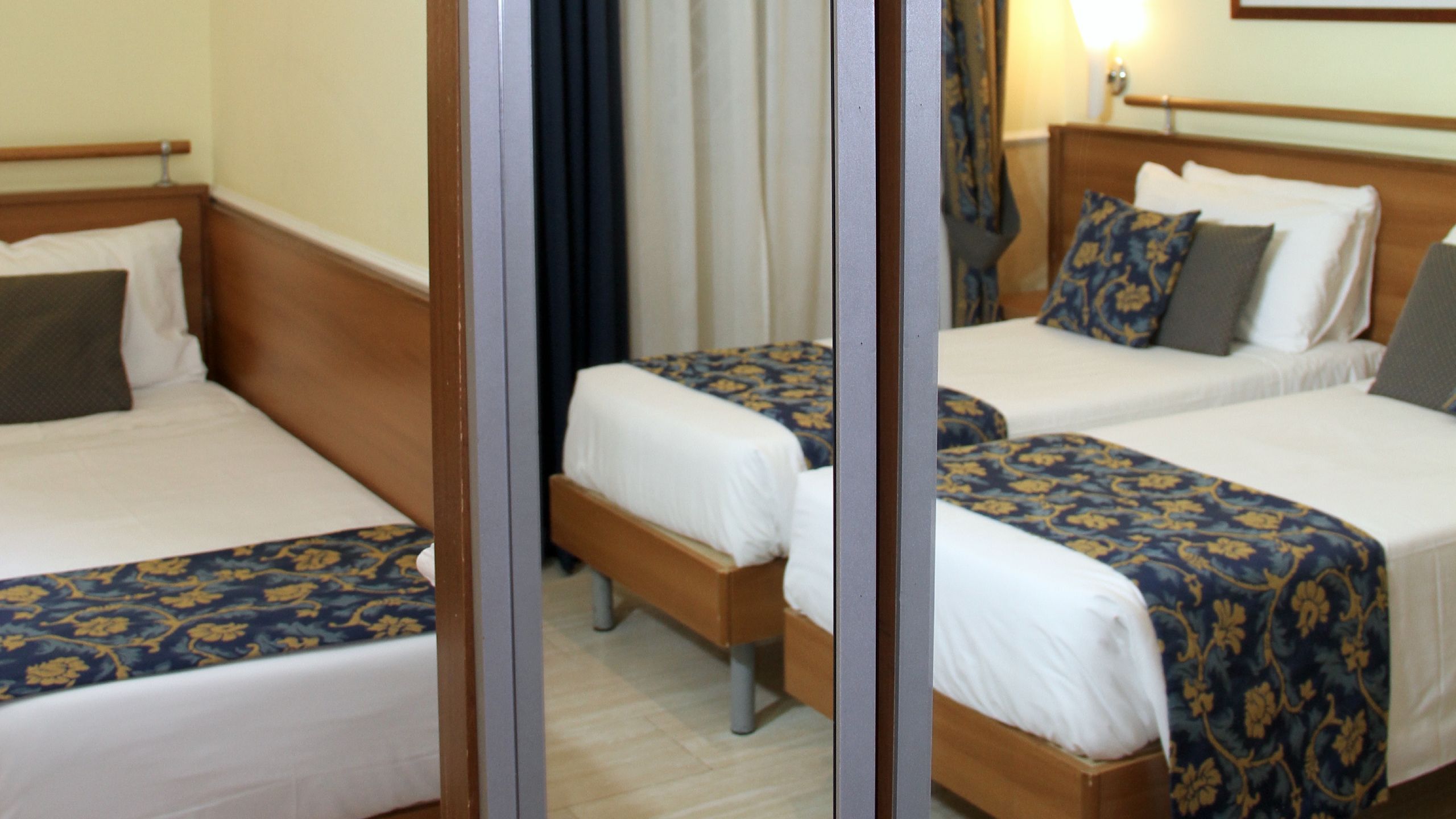 Hotel-Windrose-Roma-Camera-Quadrupla-IMG_2528