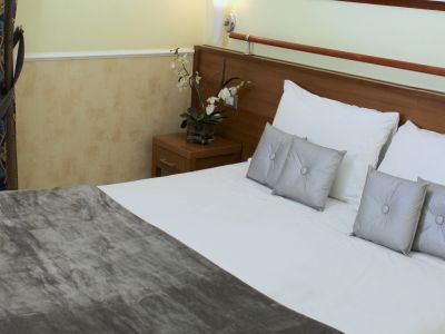 Hotel-Windrose-Camera-Matrimoniale-con-balcone-Orizzontale-IMG_2661
