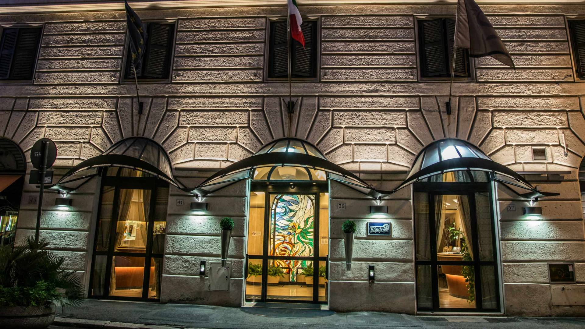 hotel-windrose-rome-external-02
